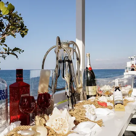 호텔 Kahlua Boutique - Adults Only 헐소니소스